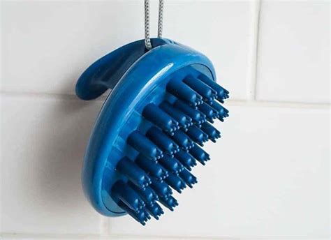 What is a shampoo brush and how to use it?