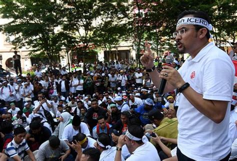 Ketua polis petaling jaya ambil kesempatan ziarah jiran lama. #Himpunan812: 5,000 mula berkumpul, bilangan dijangka ...