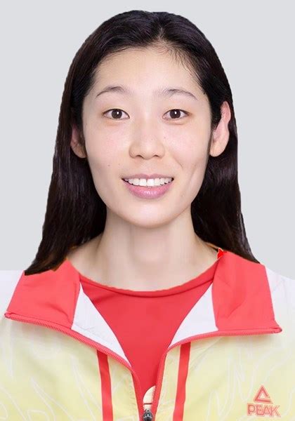 Página principal / 朱婷 : 朱婷女排联赛证件照长发披肩 网友：婷队太美了吧!_排球_新浪竞技风暴_新浪网
