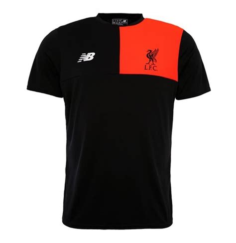Mit einem original liverpool trikot passend gekleidet in der anfield road! Kaufe Trikot Liverpool FC 2016-2017 (Schwarz)