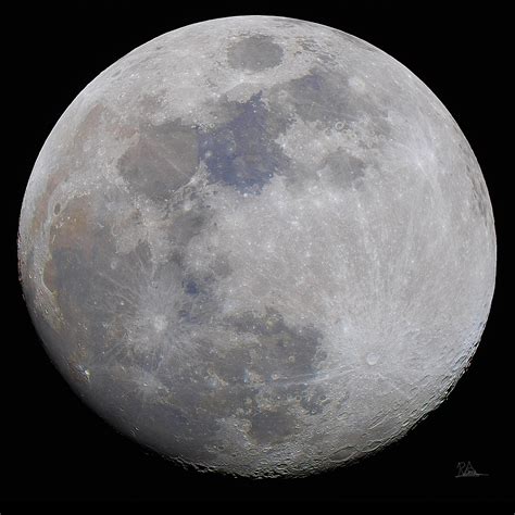 95% Full Moon of Tonight [2400 × 2400] : astrophotography