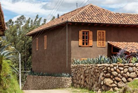 Diseño De Hermosa Casa Construida Con Materiales Autóctonos Adobe