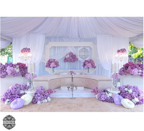 Menyediakan perkhidmatan sewa khemah pengantin , hiasan bilik pengantin terdapat dalam pelbagai warna tema semasa dan katering lauk pengantin serta hantaran tunang/perkhawinan. stazurinweddings Pelamin Dewan Pelamin Tunang Mini Pelamin ...