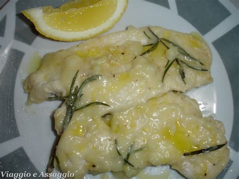 Fate cuocere su fuoco lento 1 minuto, roteando la padella. PETTO DI POLLO CON SALSA AL LIMONE | Viaggio e Assaggio