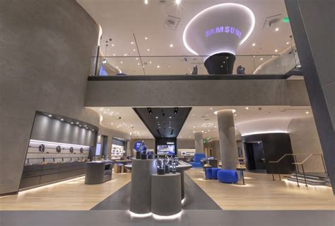 Celebrate 10 Years Of Galaxy At Samsungs New Experiential Retail Locations