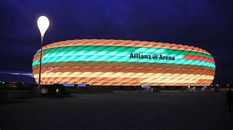 allianz arena farben csd in münchen so bunt leuchtete die allianz arena the project