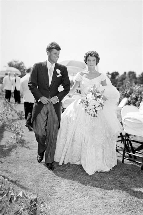 The Most Iconic Wedding Gowns In History Robe De Mariee Belle Robe De Mari E Robe De