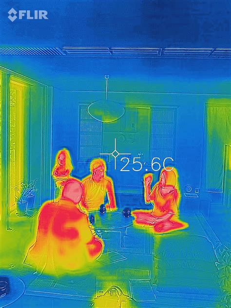 Yooxygenはサステナブルなファッションに捧げられたエリアです。 be cool, be conscious! 全館空調を建築的に。機械に一番依存しないエコハウスを手に ...