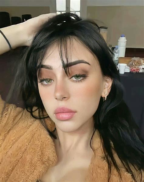 Selfie Ideas Instagram Selfie Poses Vig Lip Makeup Freestyle Nikki