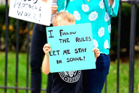 Parents Protest Cuomos School Closure At Forest Hills Ps