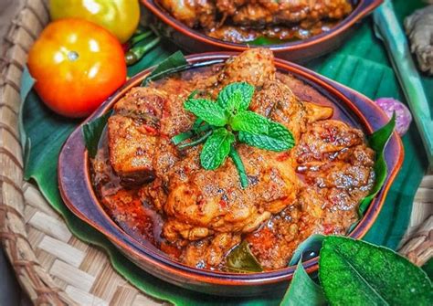 Rendang akan menjadi lebih sedap lagi dengan menggunakan kerisik homemade dari kelapa parut yang segar. ayam: Resepi Rendang Ayam Minang