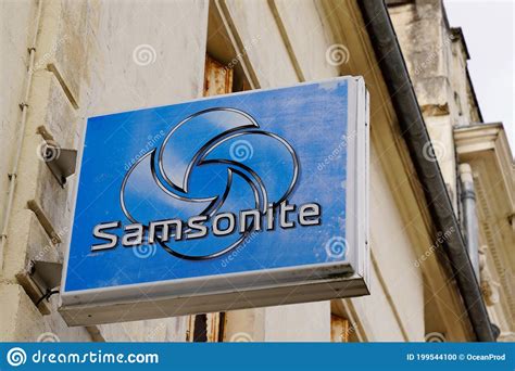Samsonite Logo And Text Sign Front Of Suitcase Store Of American