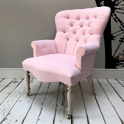 Pink gaming chairs are best suited for gamer girls as well as guys who have a fond of pink colour. napoleonrockefeller.com | collectables, vintage and ...