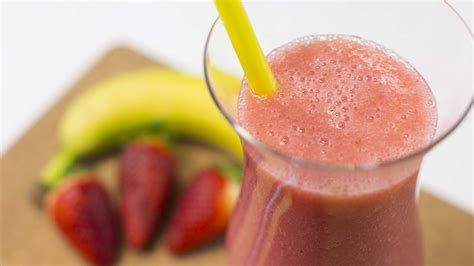 How To Make A Juice With Banana Strawberries And Pear For Anxiety