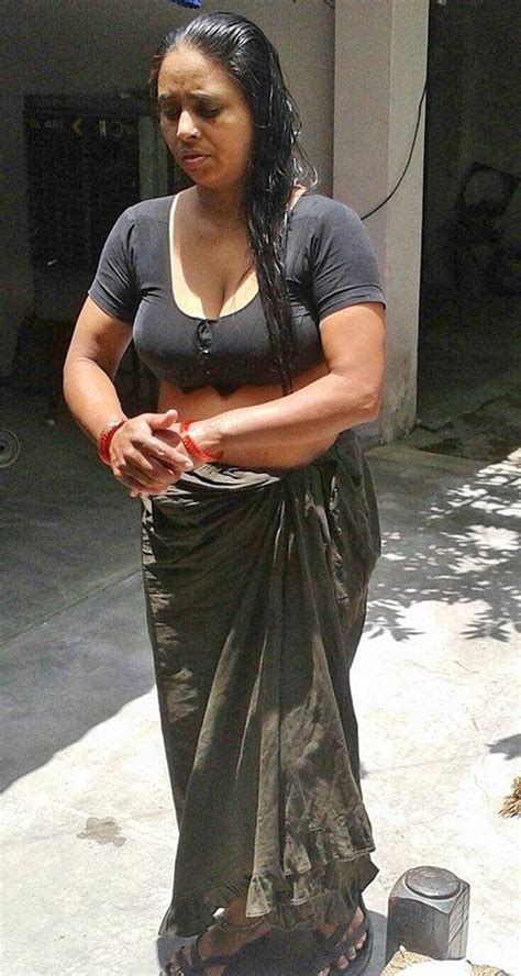Housewife Bhabhi Wet Blouse Petticoat Photo