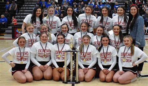 Harlan County High School Cheerleaders Win Competition