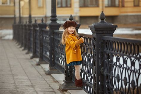 девочка ребенок прогулка фотосессия весна позитив улыбка