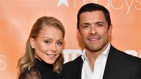 Kelly Ripa And Mark Consuelos Crying Over Daughter Starting College