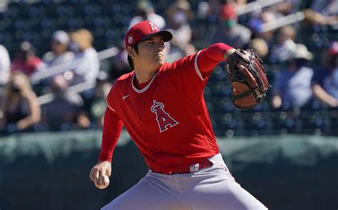 Shohei Ohtani Fans Five In Impressive Spring Pitching Debut The Japan