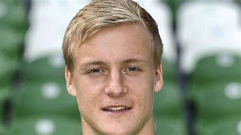 He is the younger brother of german in. Werder bremen: Einigung mit Felix Kroos | Werder
