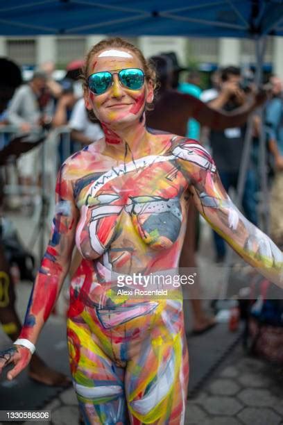 Nyc Bodypainting Day Photos Et Images De Collection Getty Images