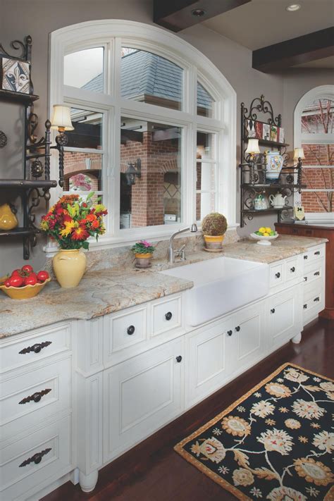 The kitchen trends in 2016 combine classic and modern to offer an updated esthetic that won't go out of style any time soon. 2016 NKBA Kitchen Trends | NKBA Kitchen + Bath Trend ...