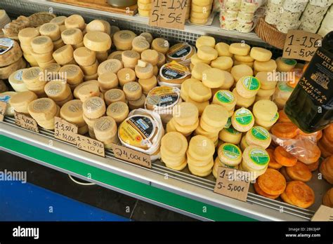 Supermarket Cheese Display Hi Res Stock Photography And Images Alamy