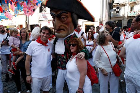 Fotos de los gigantes y cabezudos de Pamplona 7 de julio de San Fermín