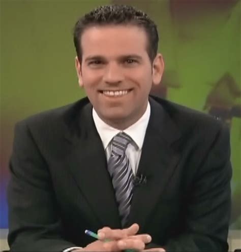 Carlos loret de mola alvarez, periodista en tv, radio y periódico despierta con loret el noticiero matutino que conduce tiene una audiencia de millones de los 1,600 niños muertos de lópez obrador. Carlos Loret de Mola | Wiki Una Familia De Diez | FANDOM ...
