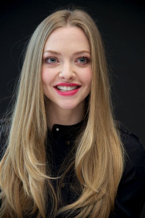 Amanda seyfried finally stakes her claim. Amanda Seyfried - "Les Miserables" Press Conference in New ...