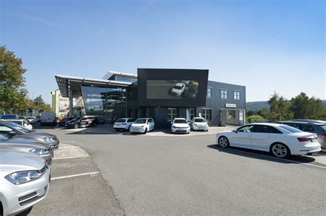 The Car Showroom As The Symbiosis Of Functionality And Design Llentab