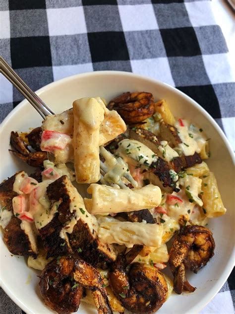 Check out this spicy jerk chicken pasta recipe. Creamy Jerk Chicken and Shrimp Pasta - The Glam Kitchen ...