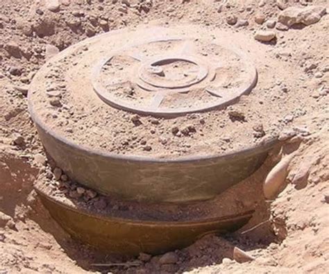 فحل مصري اديثك على محارمك كتوم وجاد ابحث عن المتعة قحبة ، زوجين متحررين ،ديوث على محارمو. ألغام النظام بديرالزور تقتل طفلا وامرأة | شبكة بلدي الاعلامية