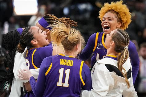 Lsu Vs Iowa See Photos From Women S Final Four National Championship In Dallas
