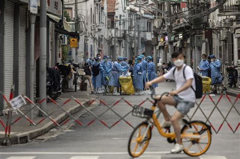 China Officials Apologize For Breaking Into Homes Of Quarantined Covid