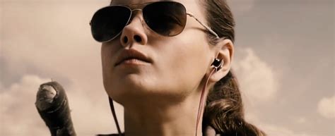 Mila Kunis The Book Of Eli Sunglasses Like A Film Star