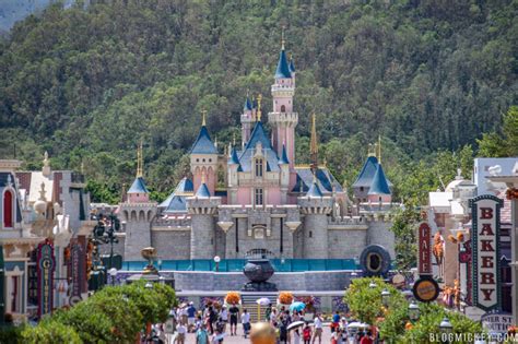 Castle Of Magical Dreams Topped Off At Hong Kong Disneyland
