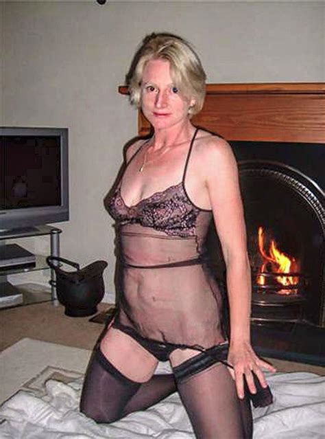 Classy Short Haired Blonde Milf From The Uk 87 Pics Xhamster