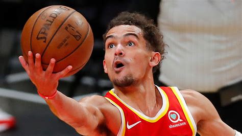 Trae Young Atlanta Hawks Guard To Undergo Mri On Ankle Injury Suffered