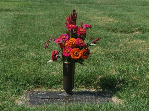 Burying Ashes All You Need To Know Funeral Guide