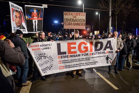 Cologne Sex Attacks Far Right Pegida Protesters Clash With Police In