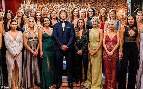 Bachelor Star Reveals She Was Asked To Be Blake Livelys Stunt Double In The Shallows Daily