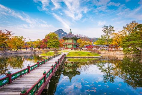 Premium Photo Autumn Of Gyeongbokgung Palace In Seoul