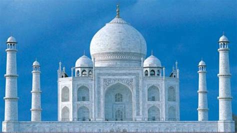 Pansit sariwa pa rin sa aking isipan, inay, ang repolyong sangkap sa pansit. Taj Mahal: una grande storia d'amore