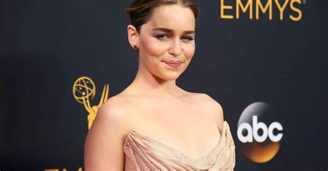 Game Of Thrones Star Emilia Clarke Looks Regal In Nude Versace Gown At Emmy Awards Mirror