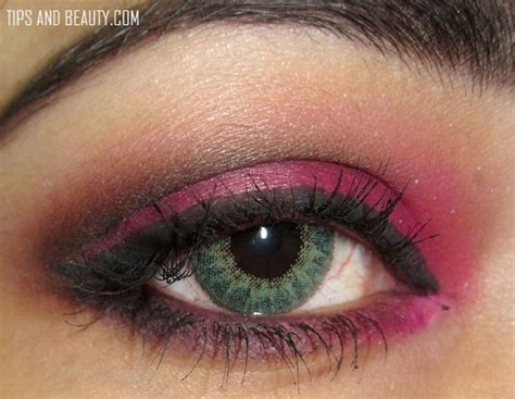 Create a halo effect using a warm brown shade williamson created a halo effect by applying the l'oréal paris brilliant eyes in precious. How to do a Pink Smokey Eye Makeup Look: Tutorial