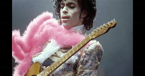 Qui Est Le Prince Gothique Groupe De Rock - La funk prend ses quartiers sur MTV à travers Prince Le chanteur arbore