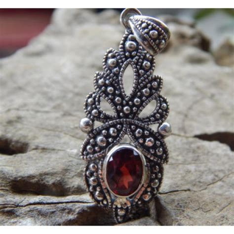 We would like to show you a description here but the site won't allow us. Motif Ukiran Patra Olanda - Pin di Silver Ring