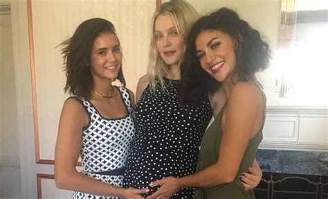 16 174 887 tykkäystä · 48 680 puhuu tästä. Vampire Diaries: Wünscht sich Nina Dobrev nach Ian ...