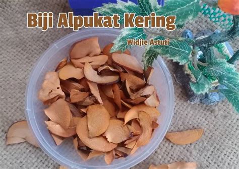 Chamomile lembut, menenangkan, manis manis dimeriahkan dengan vodka dalam hal ini mudah dibuat & quot; Resep Biji Alpukat Kering (Minuman Herbal) oleh Widjie ...